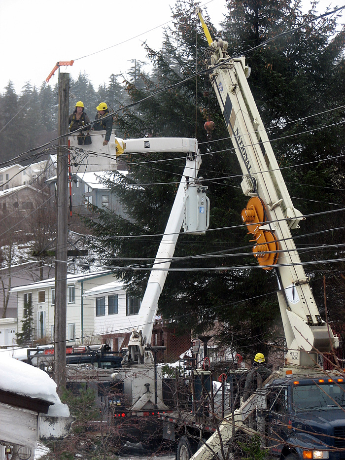 AEL&P Replacing a Transformer on Nowell Avenue.